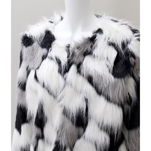 ANAP(アナップ)のANAPアナップ MIXファーコート レディースのジャケット/アウター(毛皮/ファーコート)の商品写真