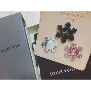 ルイヴィトン(LOUIS VUITTON)のLOUIS VUITTON ルイヴィトン ブローチ クリスタル(ブローチ/コサージュ)