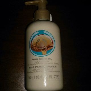 ザボディショップ(THE BODY SHOP)のTHEBODYSHOP/wild arganoilﾎﾞﾃﾞｨﾛｰｼｮﾝ250ml(ボディローション/ミルク)