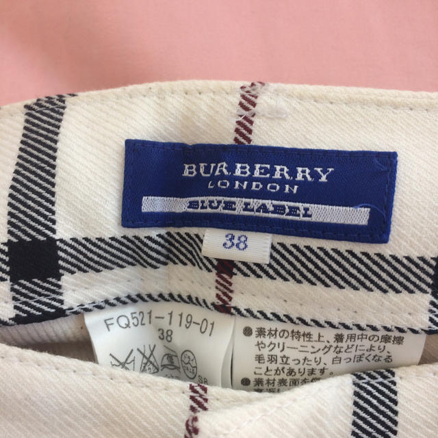 BURBERRY BLUE LABEL(バーバリーブルーレーベル)のBurberry パンツ レディースのパンツ(カジュアルパンツ)の商品写真