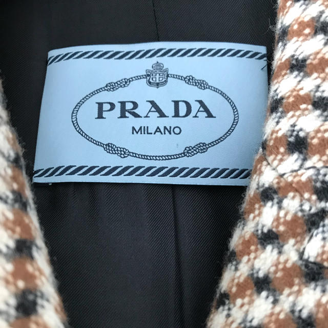 PRADA(プラダ)のプラダ新品未使用ケープ レディースのジャケット/アウター(ポンチョ)の商品写真