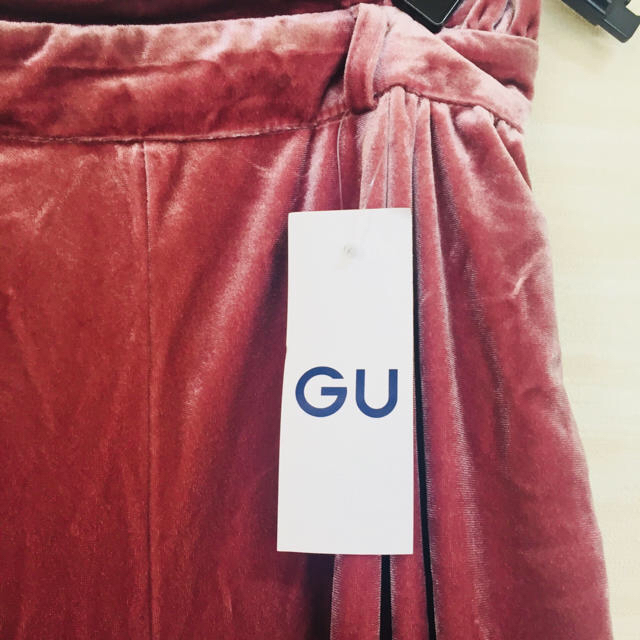 GU(ジーユー)の❤️完売品未使用❤️ GU ベロア ワイドパンツ  リボン  レディースのパンツ(カジュアルパンツ)の商品写真