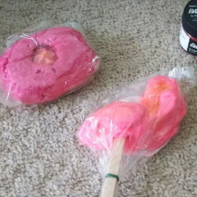 LUSH(ラッシュ)の未使用 LUSH 浴用化粧品 コスメ/美容のボディケア(入浴剤/バスソルト)の商品写真