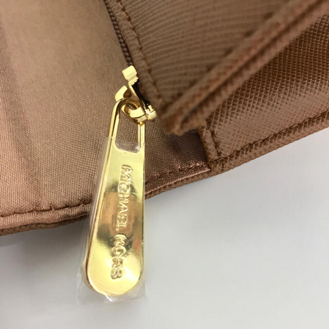 Michael Kors(マイケルコース)のMICHAEL KORS ポーチ(新品) レディースのファッション小物(ポーチ)の商品写真