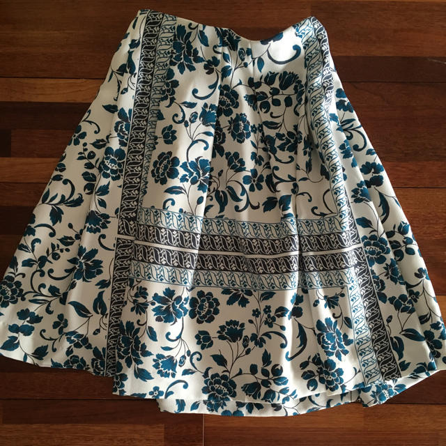 Mila Owen(ミラオーウェン)のミラオーウェンのスカート レディースのスカート(ひざ丈スカート)の商品写真