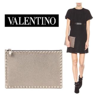 ヴァレンティノ(VALENTINO)の専用 Valentinoロックスタッズクラッチバッグ(クラッチバッグ)