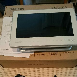 東芝 - 美品 REGZA ポータブルプレーヤー SD-BP1000WP の通販 by