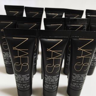 ナーズ(NARS)のナーズ ベルベットマットスキンティント ファンデーション(ファンデーション)