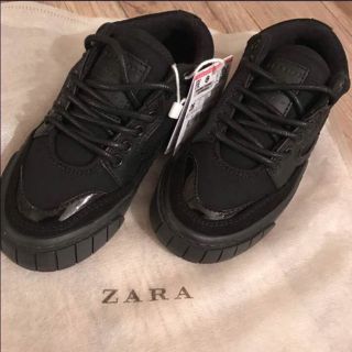 ザラ(ZARA)の限定値下げ！新品タグ付き！zarababy ブラックスニーカー 26(その他)