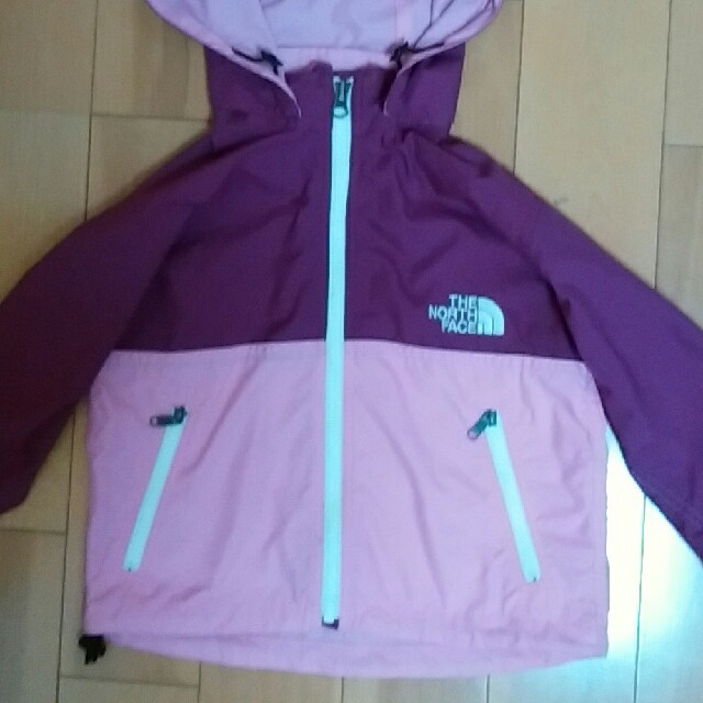 THE NORTH FACE(ザノースフェイス)のthe north face マウンテンパーカー キッズ/ベビー/マタニティのキッズ服女の子用(90cm~)(ジャケット/上着)の商品写真