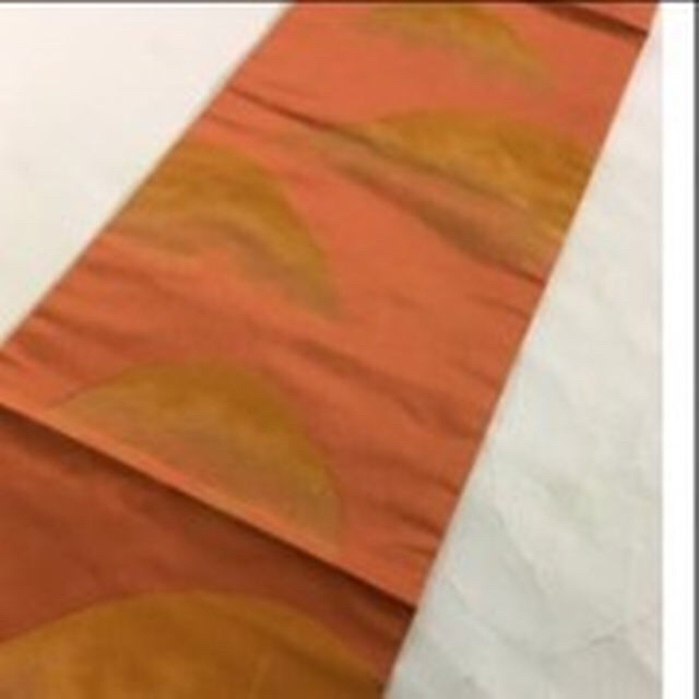 【017】正絹名古屋帯 オレンジ 幾何学模様の帯をお着物に#377 レディースの水着/浴衣(帯)の商品写真