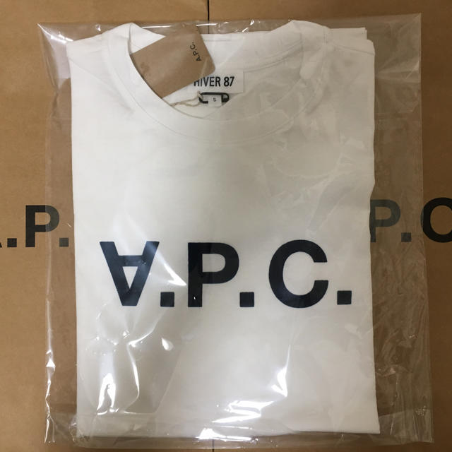 A.P.C(アーペーセー)のA.P.C アーペーセー 30周年記念限定 Tシャツ HIVER 87 メンズのトップス(Tシャツ/カットソー(半袖/袖なし))の商品写真