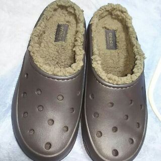 クロックス(crocs)の新品同様（試着のみ）クロックスボアサボW6(サンダル)