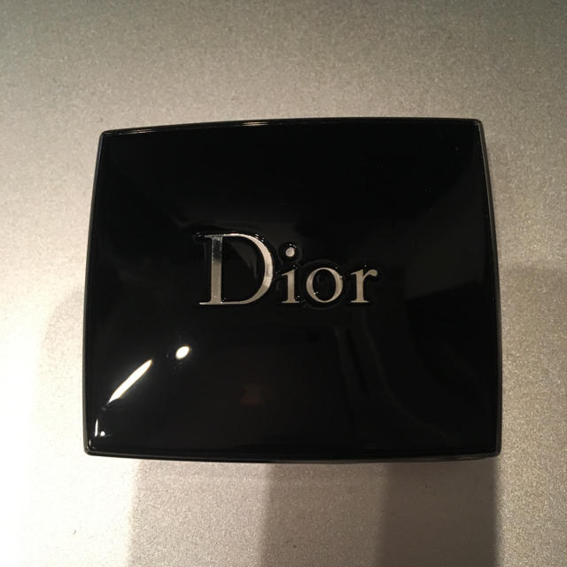 Dior(ディオール)の【美品】Dior/チーク/ディオ－ル ブラッシュ 676 コスメ/美容のベースメイク/化粧品(チーク)の商品写真