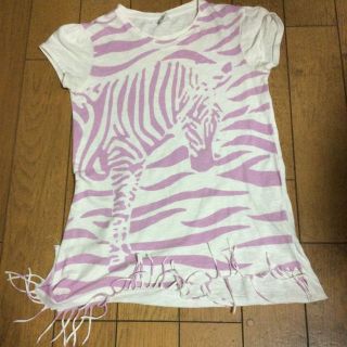 ザラ(ZARA)のＺａｒａ　152cm 白地に紫柄のＴシャツ(ワンピース)