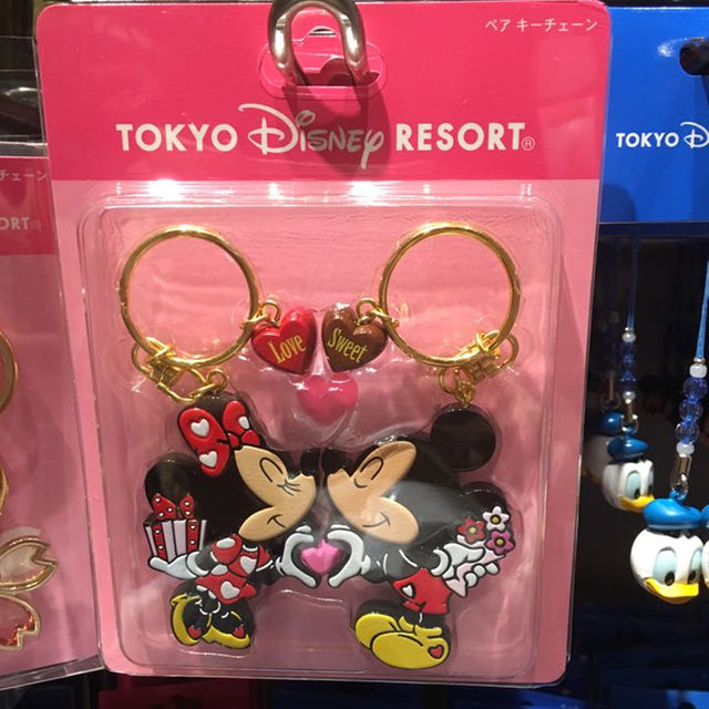 Disney ミッキー ミニー ペアキーチェーン ディズニーリゾート限定品 お土産袋付きの通販 By Jadore Shop ディズニーならラクマ