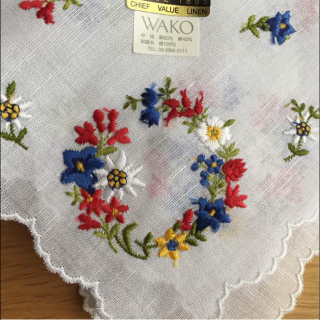 銀座　WAKO    手刺繍　ハンカチ　猫　スイス製レディース