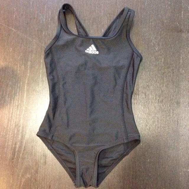 adidas(アディダス)のAdidas 水着120 キッズ/ベビー/マタニティのキッズ服女の子用(90cm~)(その他)の商品写真