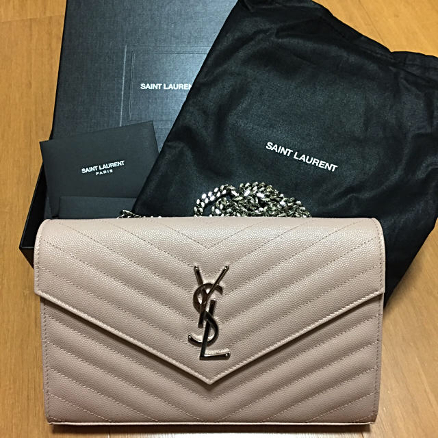 Saint Laurent(サンローラン)のサンローラン チェーンウォレット  正規品 美品  値下げしました(^ ^) レディースのファッション小物(財布)の商品写真