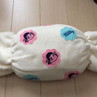 フジヤ(不二家)のペコちゃん★大型ブランケット・クッション★キャンディ型に収納 非売品(その他)