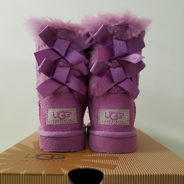 UGG(アグ)の専用★お値下げ★送料込★レア★ アグ ベイリーボウ 14 ムートンブーツ キッズ/ベビー/マタニティのベビー靴/シューズ(~14cm)(ブーツ)の商品写真