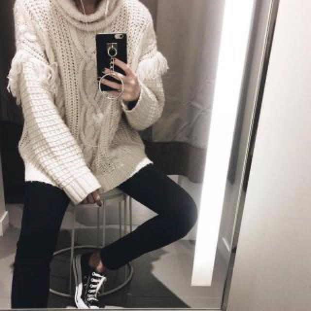 moussy(マウジー)のびぃばぁ様専用 moussy FRINGE CABLE KNIT レディースのトップス(ニット/セーター)の商品写真