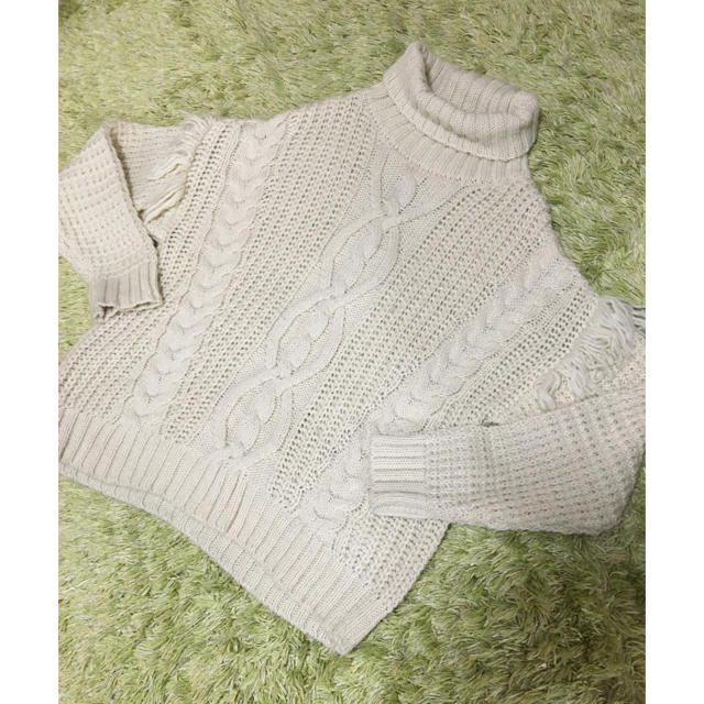 moussy(マウジー)のびぃばぁ様専用 moussy FRINGE CABLE KNIT レディースのトップス(ニット/セーター)の商品写真