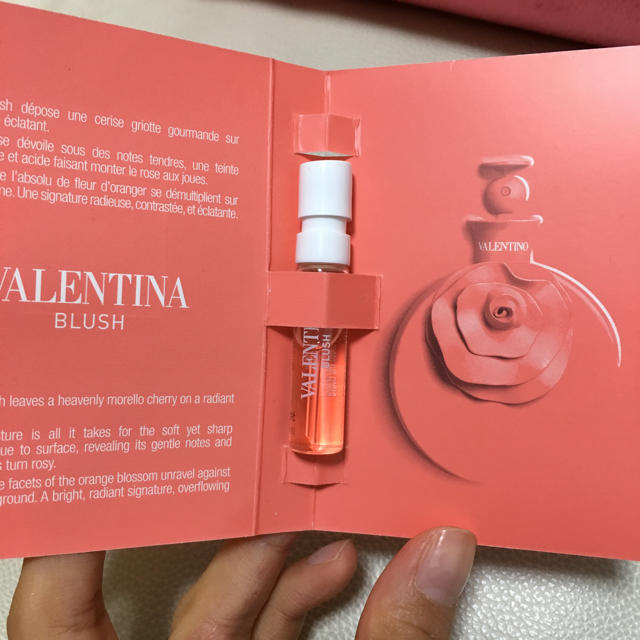 VALENTINO(ヴァレンティノ)の新品未使用★VALENTINA BLUSH 香水サンプル コスメ/美容の香水(香水(女性用))の商品写真