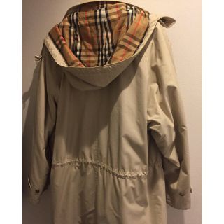 バーバリー(BURBERRY)のBURBERRY ダウンコート (ダウンジャケット)