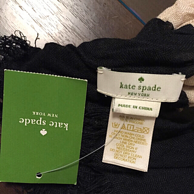 kate spade new york(ケイトスペードニューヨーク)のケイトスペード ショール 新品&未使用 レディースのファッション小物(マフラー/ショール)の商品写真