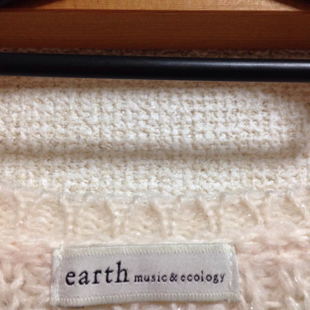 earth music & ecology(アースミュージックアンドエコロジー)のearth♡肩リボンセーター美品MからLサイズ レディースのトップス(ニット/セーター)の商品写真