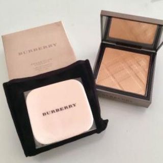 バーバリー(BURBERRY)のバーバリー新品未使用フレッシュグロウファンデーション 10(ファンデーション)