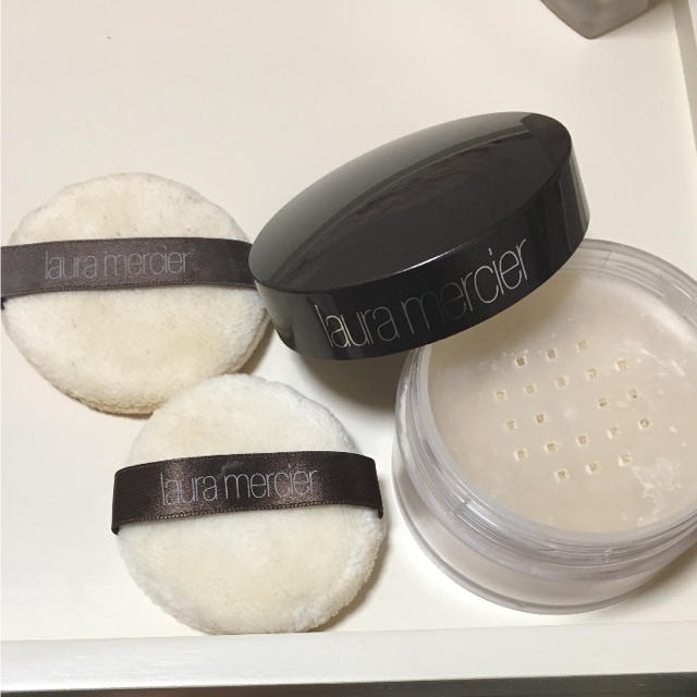 laura mercier(ローラメルシエ)のローラメルシエ ルースセッティングパウダー コスメ/美容のベースメイク/化粧品(フェイスパウダー)の商品写真