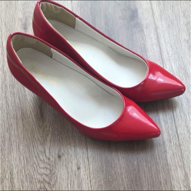 赤のエナメルパンプス♡ レディースの靴/シューズ(ハイヒール/パンプス)の商品写真