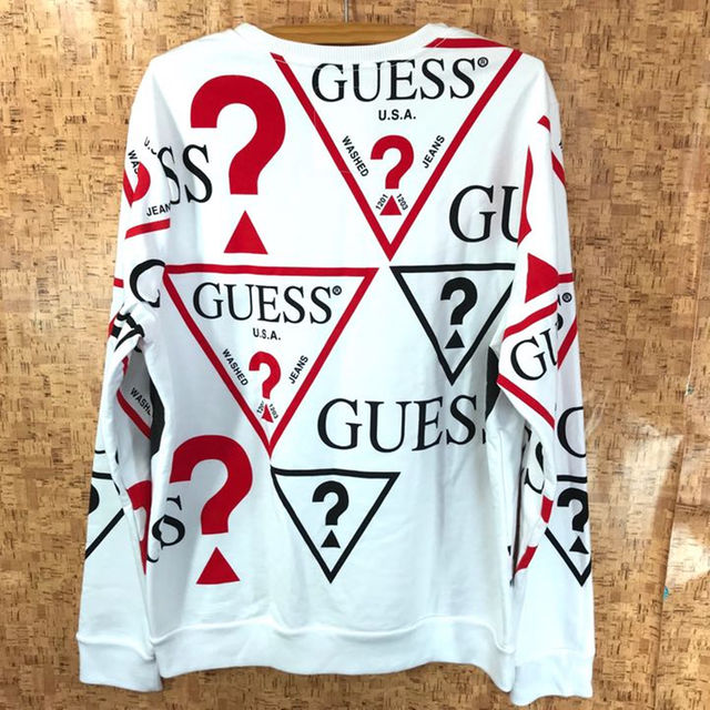 GUESS(ゲス)の日本未発売 GUESS モノグラムクルースウェット 総柄 白XL ロゴスウェット メンズのトップス(スウェット)の商品写真