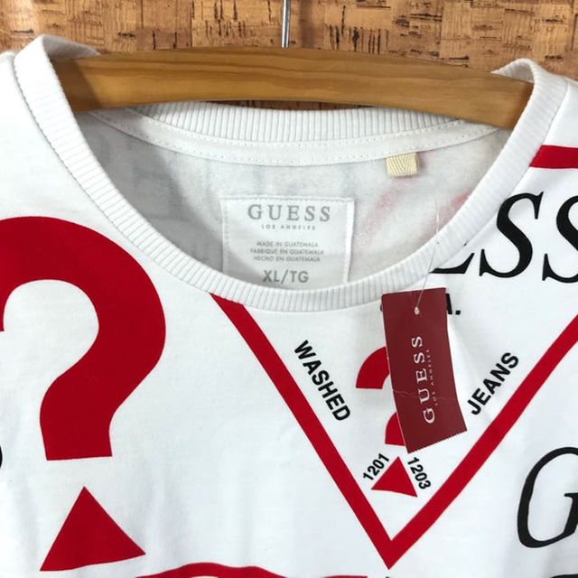 GUESS(ゲス)の日本未発売 GUESS モノグラムクルースウェット 総柄 白XL ロゴスウェット メンズのトップス(スウェット)の商品写真