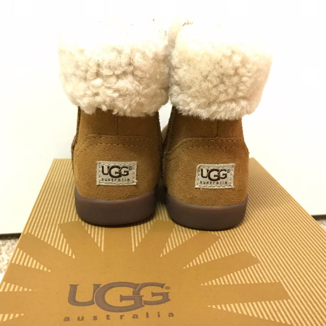 UGG(アグ)のUGG ムートン ブーツ キッズ/ベビー/マタニティのベビー靴/シューズ(~14cm)(ブーツ)の商品写真