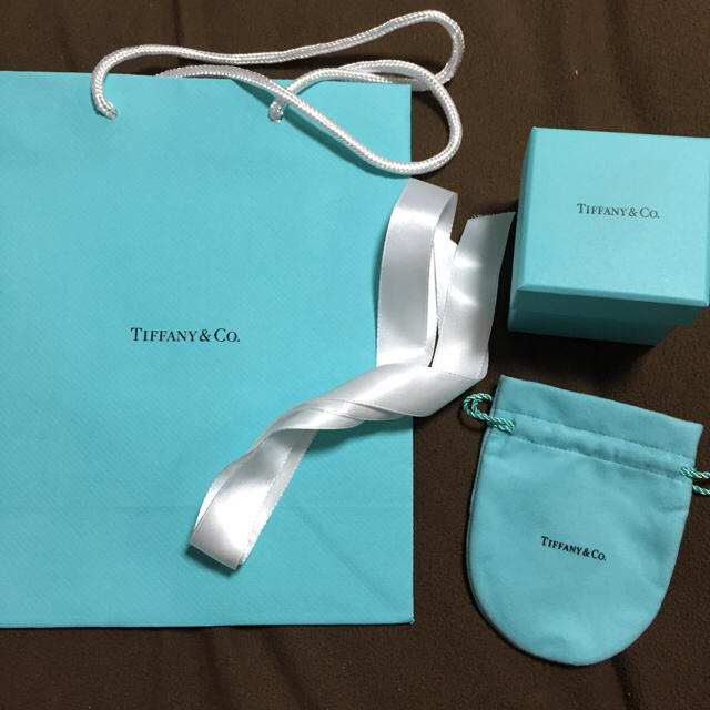 Tiffany & Co.(ティファニー)の《お値下げしました》Tiffany ショップバッグ ボックス 巾着 リボン付き レディースのバッグ(ショップ袋)の商品写真