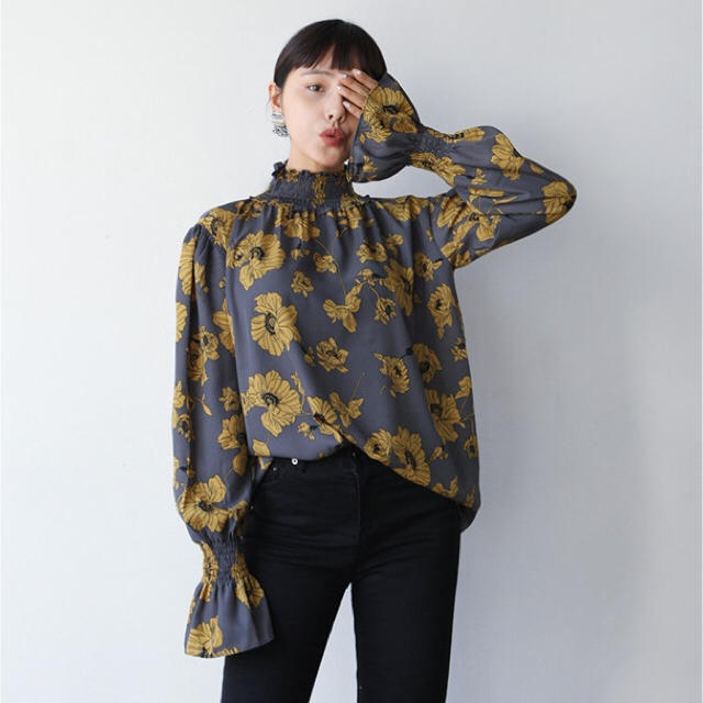 dholic(ディーホリック)のレトロ パフスリーブ 花柄 ブラウス  ZARA dholic好きさんに♡ レディースのトップス(シャツ/ブラウス(長袖/七分))の商品写真