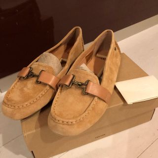 アグ(UGG)のUGG Aven  ローファー  スリッポン  金具付  スエード(ローファー/革靴)