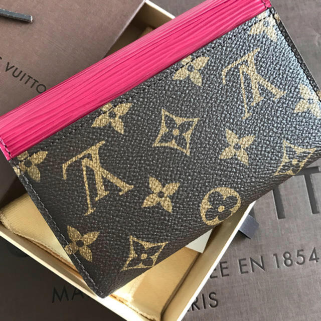 LOUIS VUITTON(ルイヴィトン)の☆ＣoＣo☆様ご専用🌟ルイヴィトン新品三つ折りお財布🎀 レディースのファッション小物(財布)の商品写真