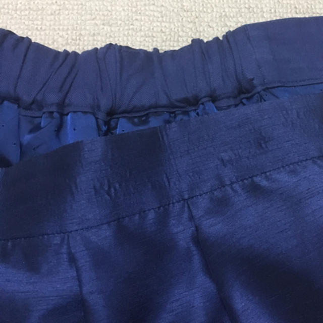 Lois CRAYON(ロイスクレヨン)のロイスクレヨン 紺色フレアスカート 2015年10月タグ レディースのスカート(ひざ丈スカート)の商品写真
