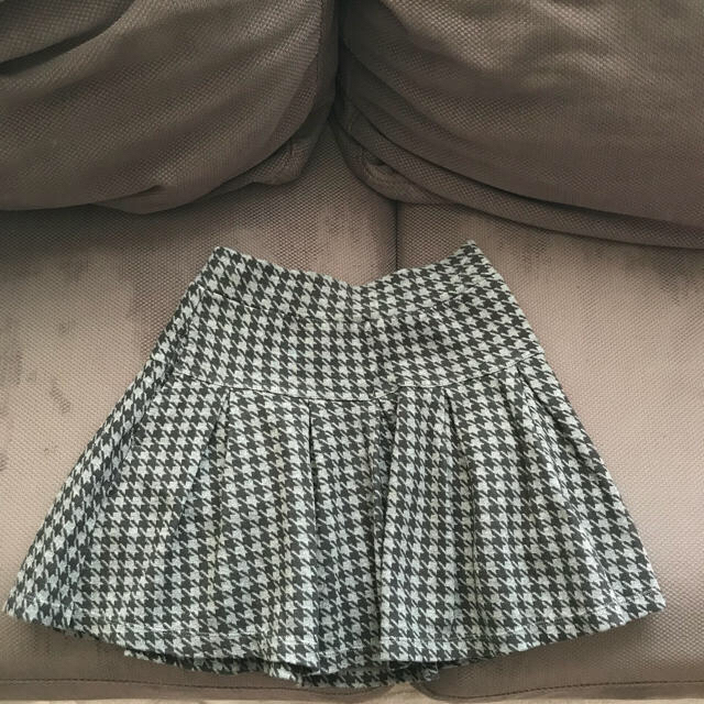 UNIQLO(ユニクロ)のUNIQLOスカート キッズ/ベビー/マタニティのキッズ服女の子用(90cm~)(スカート)の商品写真
