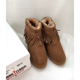 ミネトンカ(Minnetonka)のMINNETONKA ムートンフリンジブーツ(ブーツ)