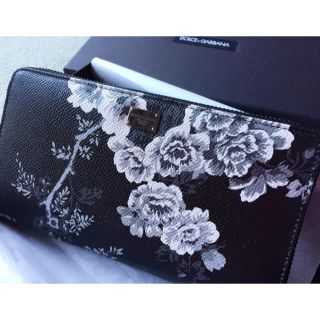 ドルチェアンドガッバーナ(DOLCE&GABBANA)の美品DOLCE&GABBANAドルチェ&ガッバーナラウンドファスナー長財布(財布)