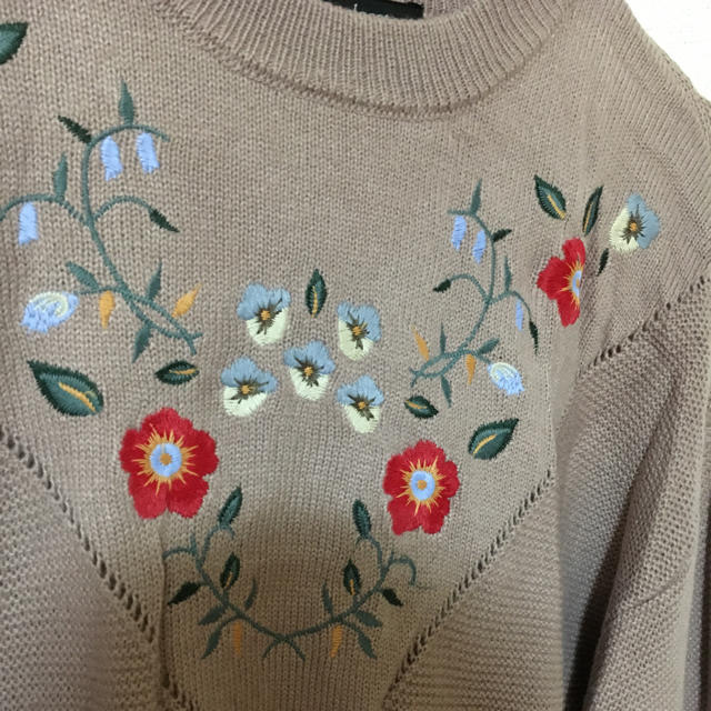 w closet(ダブルクローゼット)の刺繍ニット レディースのトップス(ニット/セーター)の商品写真