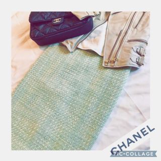 シャネル(CHANEL)のCHANEL 美品寄りシャネル正規品 ツイードスカート ボタン カメリア ボタン(ひざ丈スカート)