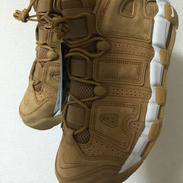 NIKE(ナイキ)の即発送国内正規品 26.5 air more uptempo 96 wheat メンズの靴/シューズ(スニーカー)の商品写真