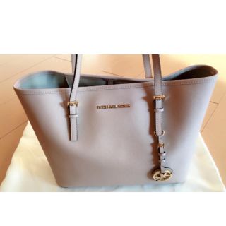 マイケルコース(Michael Kors)のMICHAEL KORS ❤️bag  さゆ様16日まで取り置き中(トートバッグ)