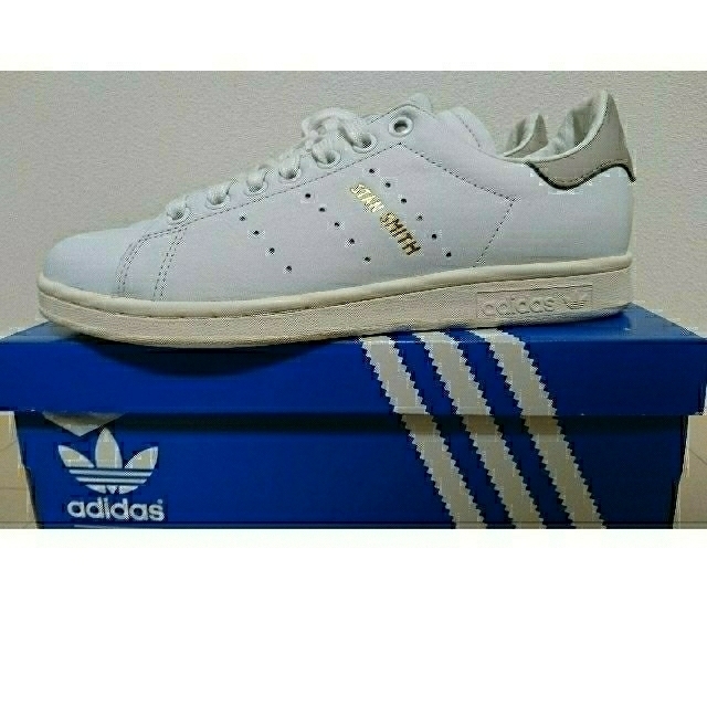 adidas(アディダス)の【取り置き中】STAN SMITH(グレー) 24.5cm 新品 レディースの靴/シューズ(スニーカー)の商品写真